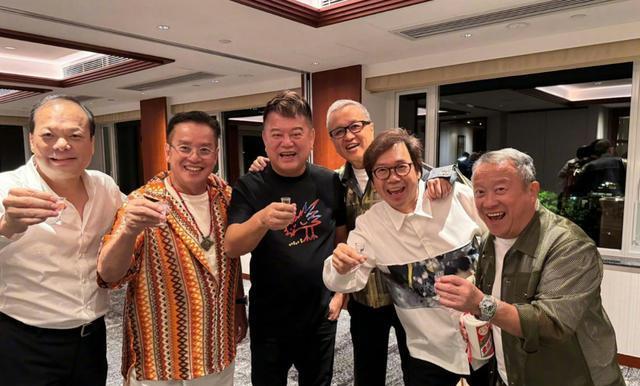 src, 其中陈百祥