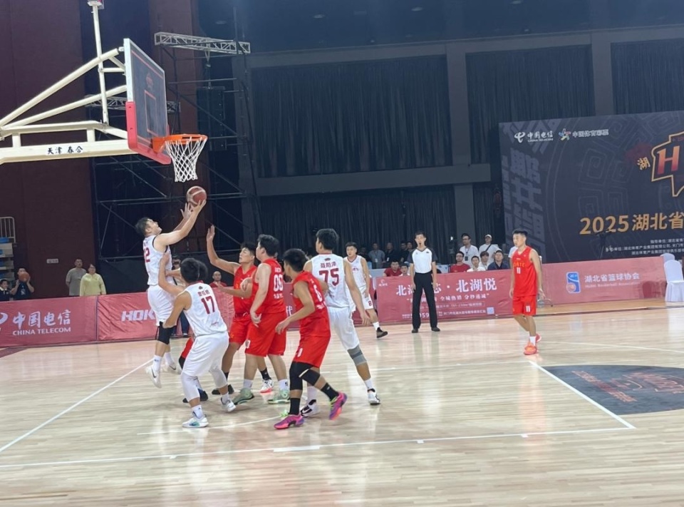 伍高居榜首 伍高居榜首