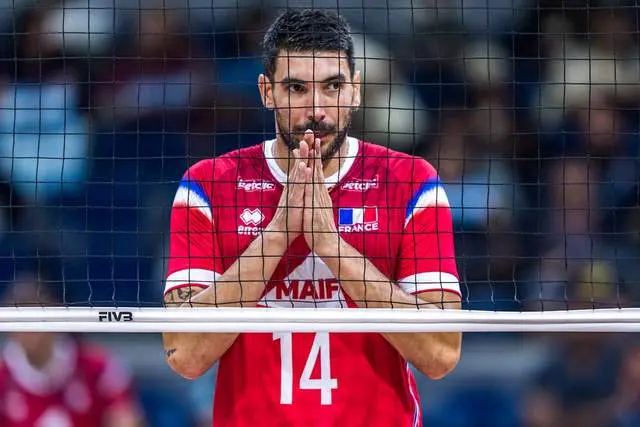 及利亚, li, 强对阵 及利亚, li, 强对阵