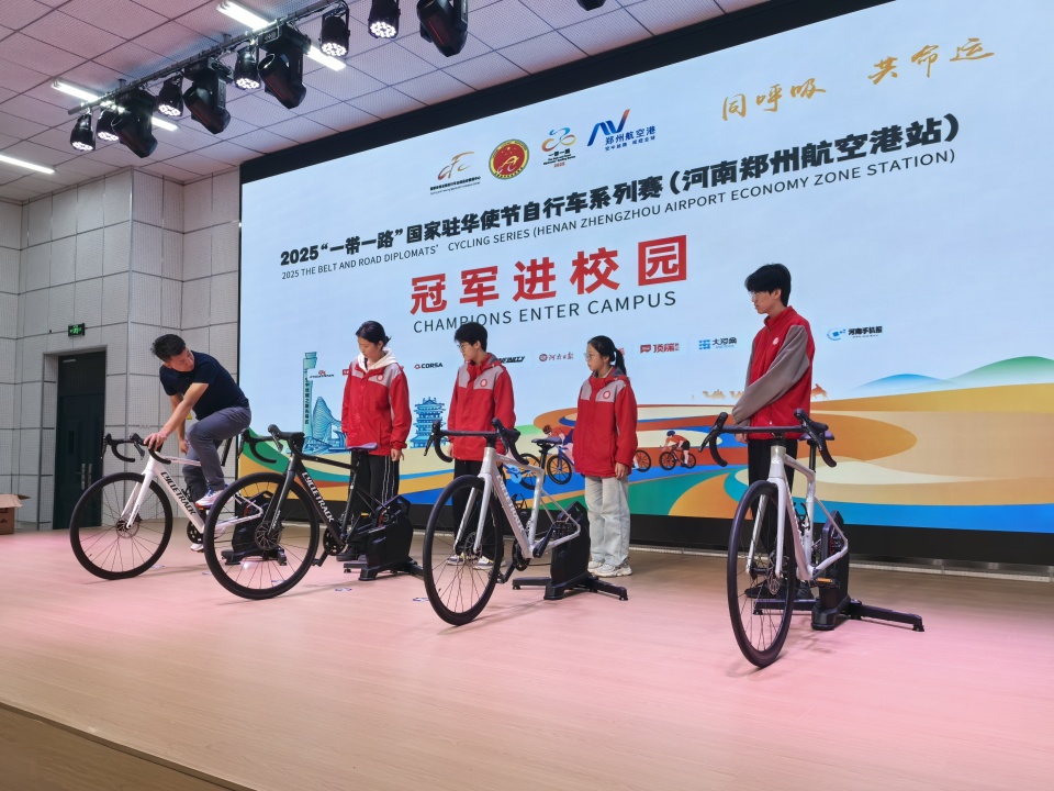 这一壮举让, 让学生们感, src 这一壮举让, 让学生们感, src